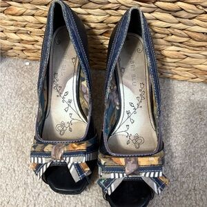 Bobi Blu Women's Blue and Patterned Peep Toe Heels